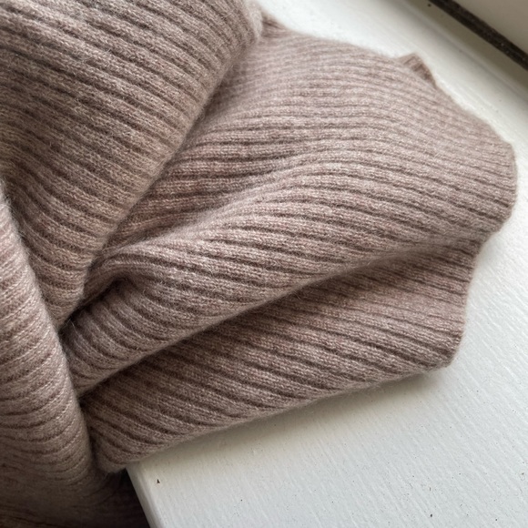 Reformation Luisa Cropped Cashmere Sweater - Picture 6 of 6